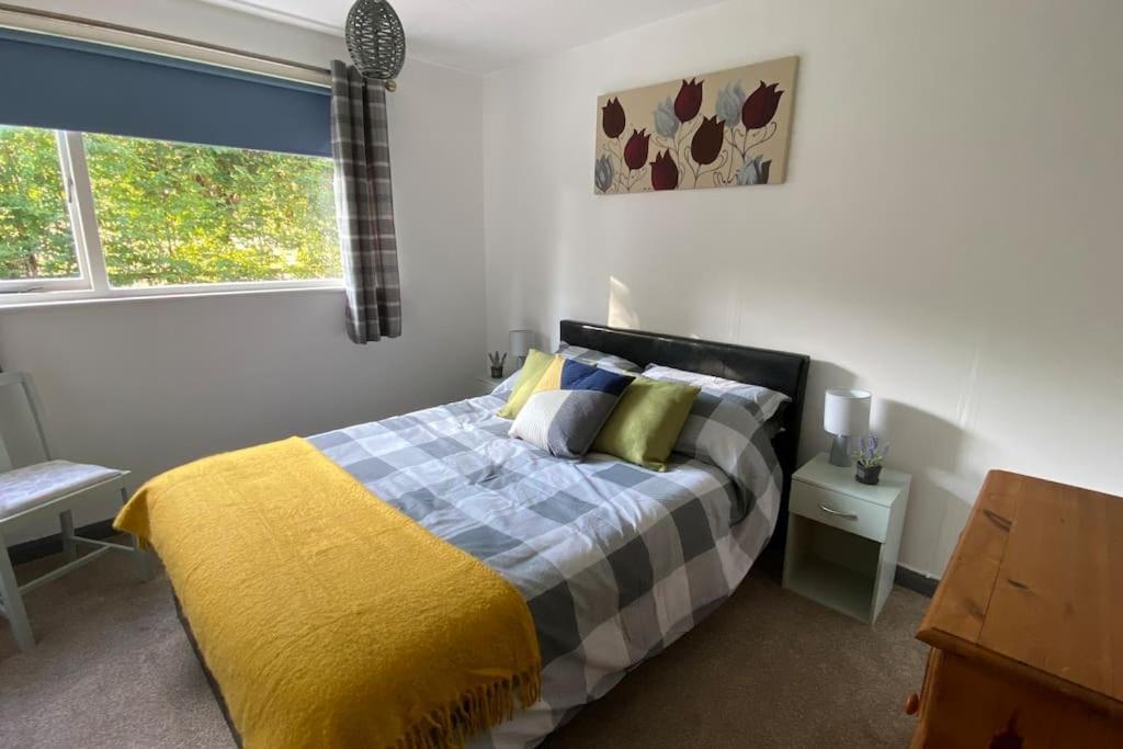 Cheerful 3 Bedroom Bungalow With Indoor Fire Place Gloucester Esterno foto
